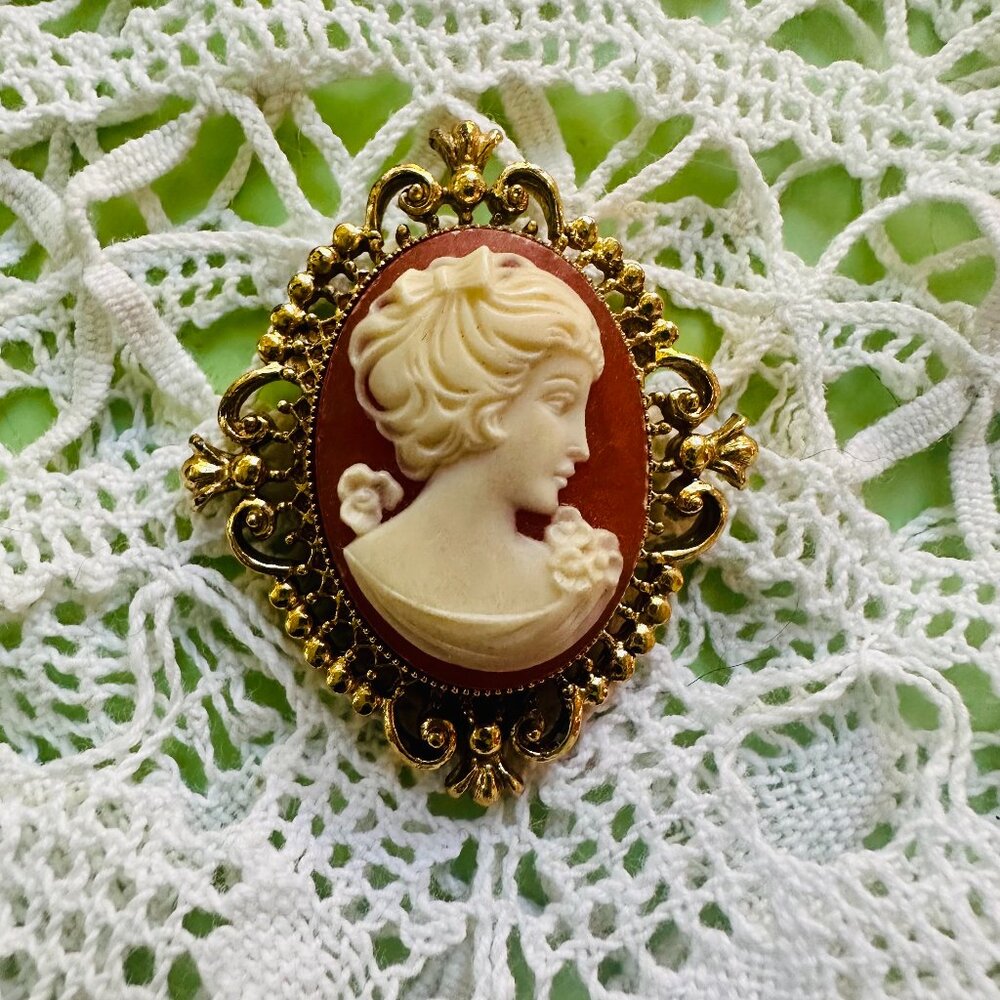 Vintage 1970s Cameo Brooch Locket Perfume Pin Vintage Avon Jewelry Orange Gold